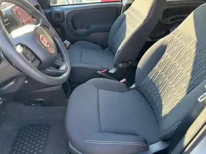 Photo 8 Fiat Panda  Classic 1.0 70ch BSG S&S Icône Step 2