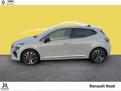 Photo 9 Renault Clio  1.6 E-Tech 145ch full hybrid Techno - 24