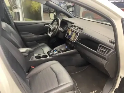 Photo 7 Nissan Leaf  217ch e+ 62kWh N-Connecta 22