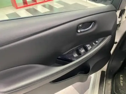 Photo 9 Nissan Leaf  217ch e+ 62kWh N-Connecta 22