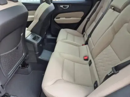 Photo 5 Volvo Xc60  T6 Hybride Rechargeable 350ch Ultra Style Dark Geartronic 8 AWD