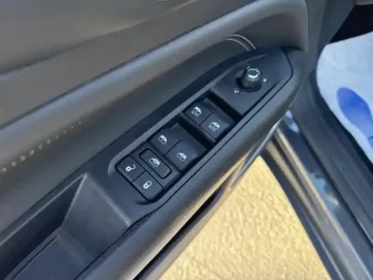 Photo 11 Jeep Compass  1.3 Turbo T4 190ch PHEV 4xe Limited AT6 eAWD