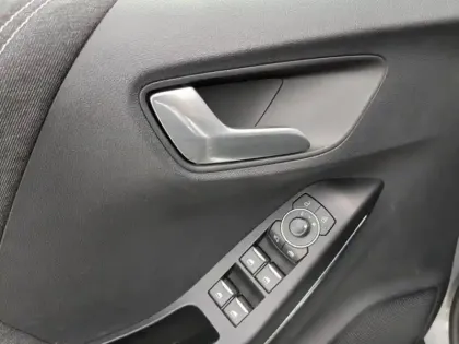 Photo 6 Ford Puma  1.0 Flexifuel 125ch S&S mHEV Titanium