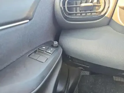 Photo 9 Toyota Yaris  116h Dynamic 5p MY22