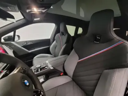 Photo 8 BMW Ix  xDrive45 408ch M Sport