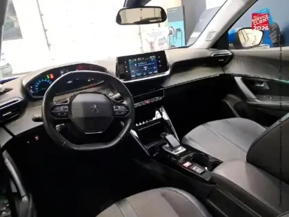 Photo 14 Peugeot 2008  e- 136ch Allure Radar AR Carplay