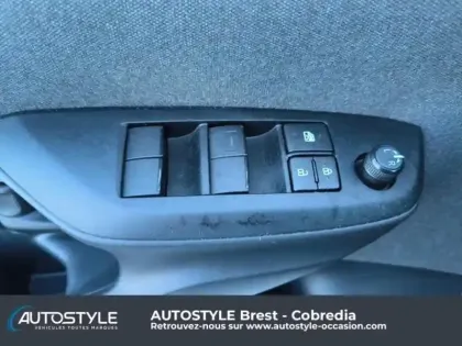 Photo 10 Toyota Yaris  116h Design 5p