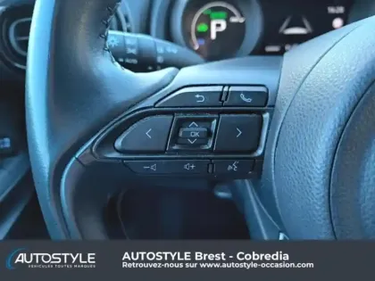 Photo 13 Toyota Yaris  116h Design 5p