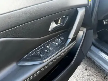 Photo 8 Peugeot 408  PHEV 225ch GT e-EAT8