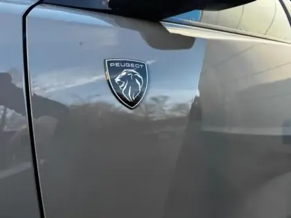 Photo 6 Peugeot 408  PHEV 225ch GT e-EAT8