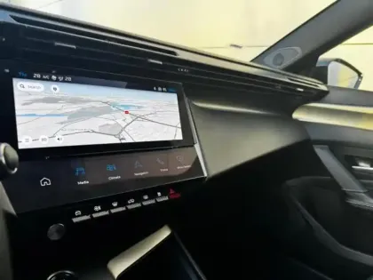 Photo 10 Peugeot 408  PHEV 225ch GT e-EAT8