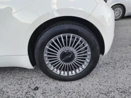 Photo 7 Fiat 500  e 118ch Icône