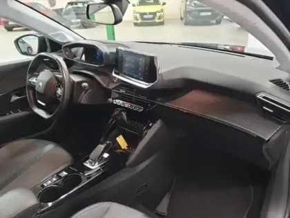 Photo 12 Peugeot 208  e- 136ch Allure Pack