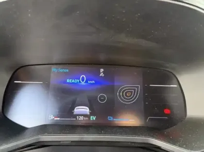 Photo 7 Renault Clio  1.6 E-Tech 145ch full hybrid Techno - 24