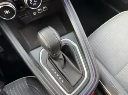 Photo 12 Renault Clio  1.6 E-Tech 145ch full hybrid Techno - 24