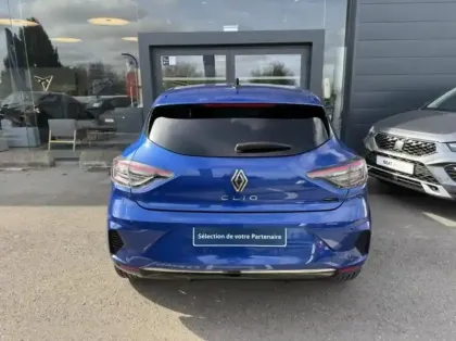 Photo 5 Renault Clio  1.6 E-Tech 145ch full hybrid Techno - 24