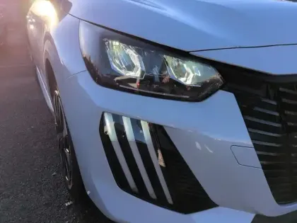 Photo 15 Peugeot 208  Hybrid 110 e-DCS6