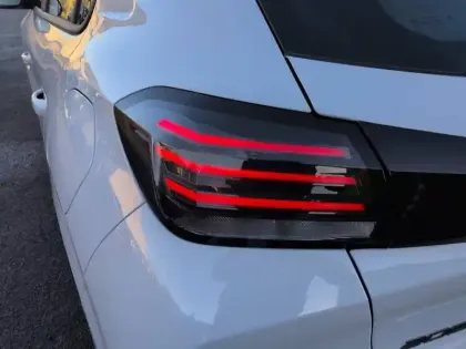 Photo 36 Peugeot 208  Hybrid 110 e-DCS6