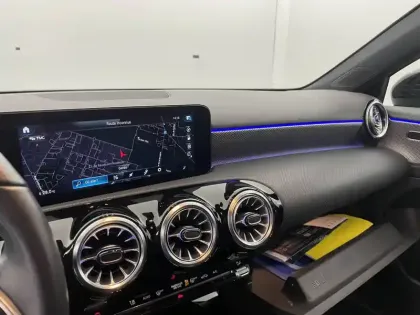 Photo 24 Mercedes Classe A  200 d 8G-DCT