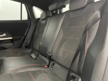 Photo 96 Mercedes GLA  200 d 8G-DCT