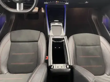 Photo 77 Mercedes GLA  200 d 8G-DCT