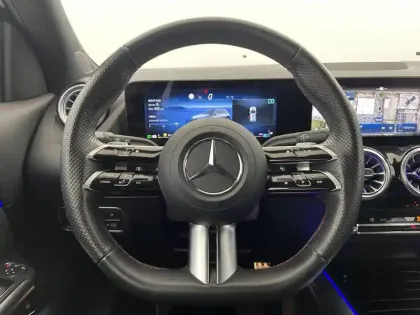 Photo 39 Mercedes GLA  200 d 8G-DCT