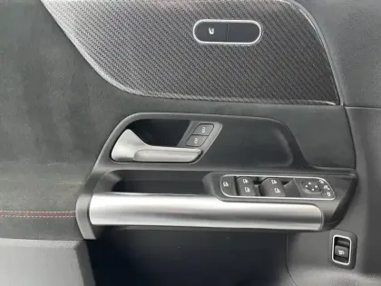 Photo 75 Mercedes GLA  200 d 8G-DCT