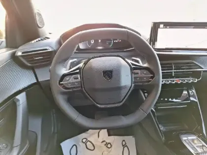 Photo 22 Peugeot 2008  Hybrid 145 e-DCS6