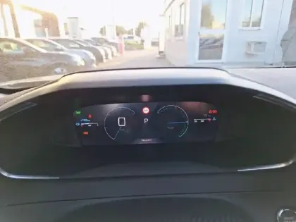 Photo 43 Peugeot 2008  Hybrid 145 e-DCS6