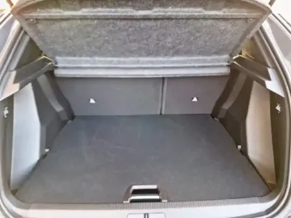 Photo 47 Peugeot 2008  Hybrid 145 e-DCS6