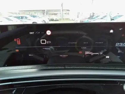 Photo 33 Peugeot 5008  Hybrid 145 e-DCS6