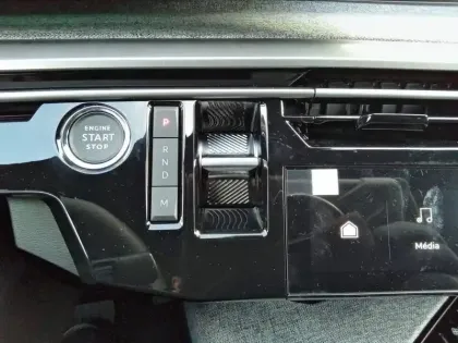 Photo 37 Peugeot 5008  Hybrid 145 e-DCS6