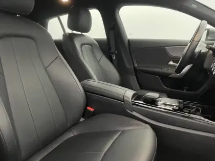 Photo 45 Mercedes CLA  Shooting Brake 200 d 8G-DCT