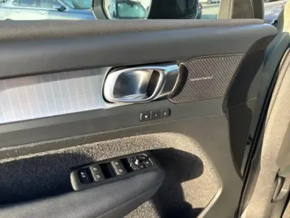 Photo 17 Volvo Xc40  B3 163 ch DCT7