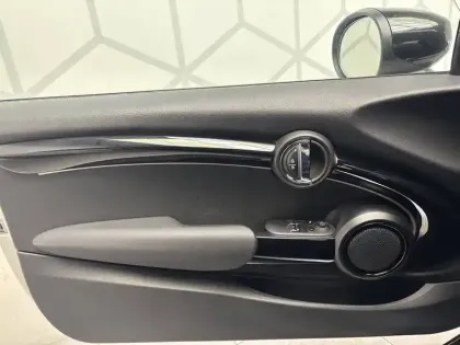 Photo 32 Mini Mini Hatch 3 Portes Cooper SE 184 ch