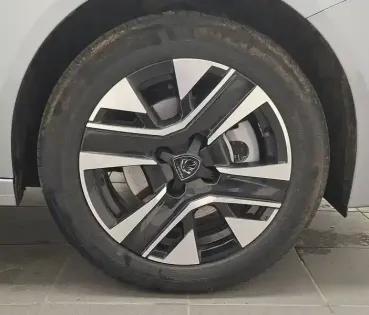 Photo 57 Peugeot 208  100 S&S BVM6