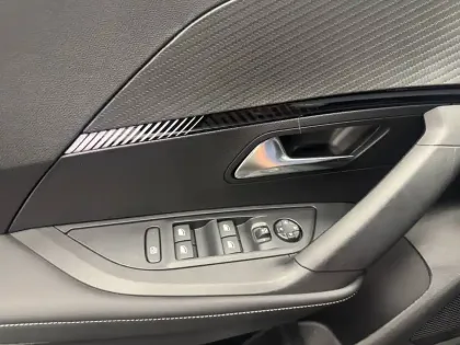 Photo 59 Peugeot 2008  100 S&S BVM6