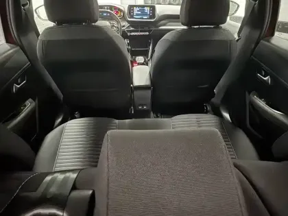 Photo 29 Peugeot 208  Electrique 50 kWh 136ch