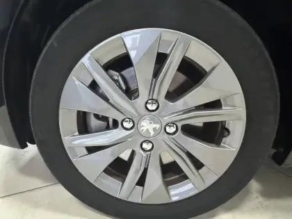 Photo 25 Peugeot 208  Electrique 50 kWh 136ch