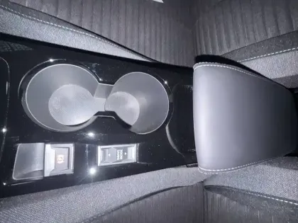 Photo 11 Peugeot 208  Electrique 50 kWh 136ch