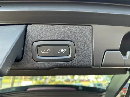 Photo 8 Volvo Xc60  T6 Recharge AWD 253 ch + 145 ch Geartronic 8