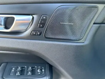 Photo 13 Volvo Xc60  T6 Recharge AWD 253 ch + 145 ch Geartronic 8