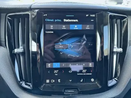 Photo 15 Volvo Xc60  T6 Recharge AWD 253 ch + 145 ch Geartronic 8