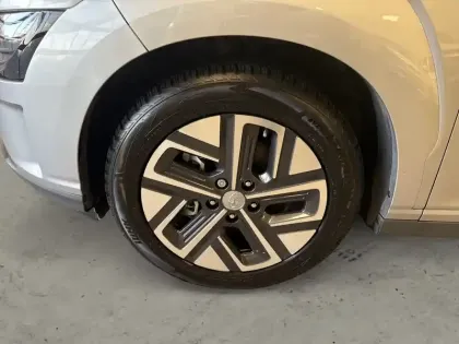 Photo 8 Hyundai Kona  Electrique 64 kWh - 204 ch