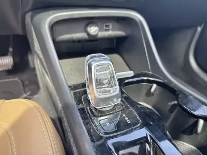 Photo 11 Volvo Xc40  T4 190 ch Geartronic 8