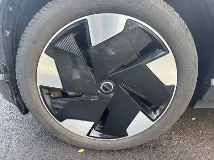 Photo 30 Volvo Ex30  Single Extended Range 272 ch 1EDT