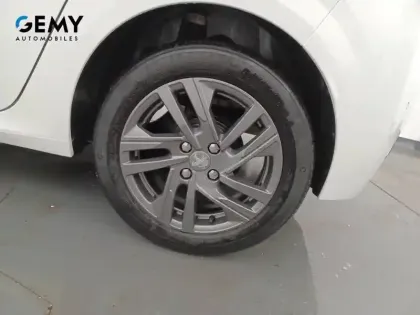 Photo 10 Peugeot 208  PureTech 75 S&S BVM5