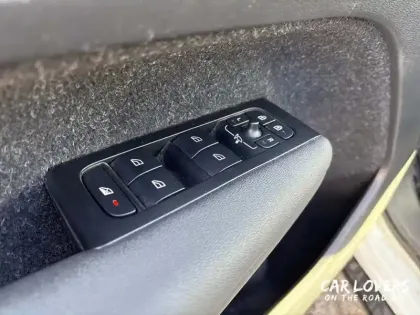 Photo 19 Volvo Xc40  T2 129 ch Geartronic 8