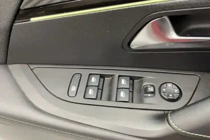 Photo 17 Peugeot 2008  BlueHDi 110 S&S BVM6