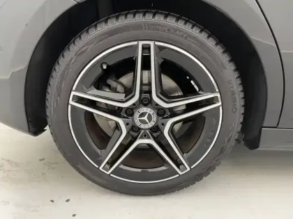 Photo 18 Mercedes Classe A  200 7G-DCT